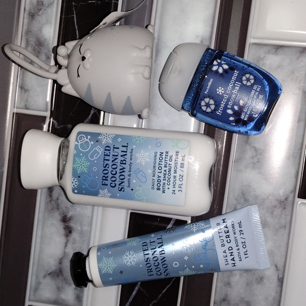 B&BW Frosted Coconut Snowball Hand Cream Pocketbac Body Lotion Seasonal Set NWT